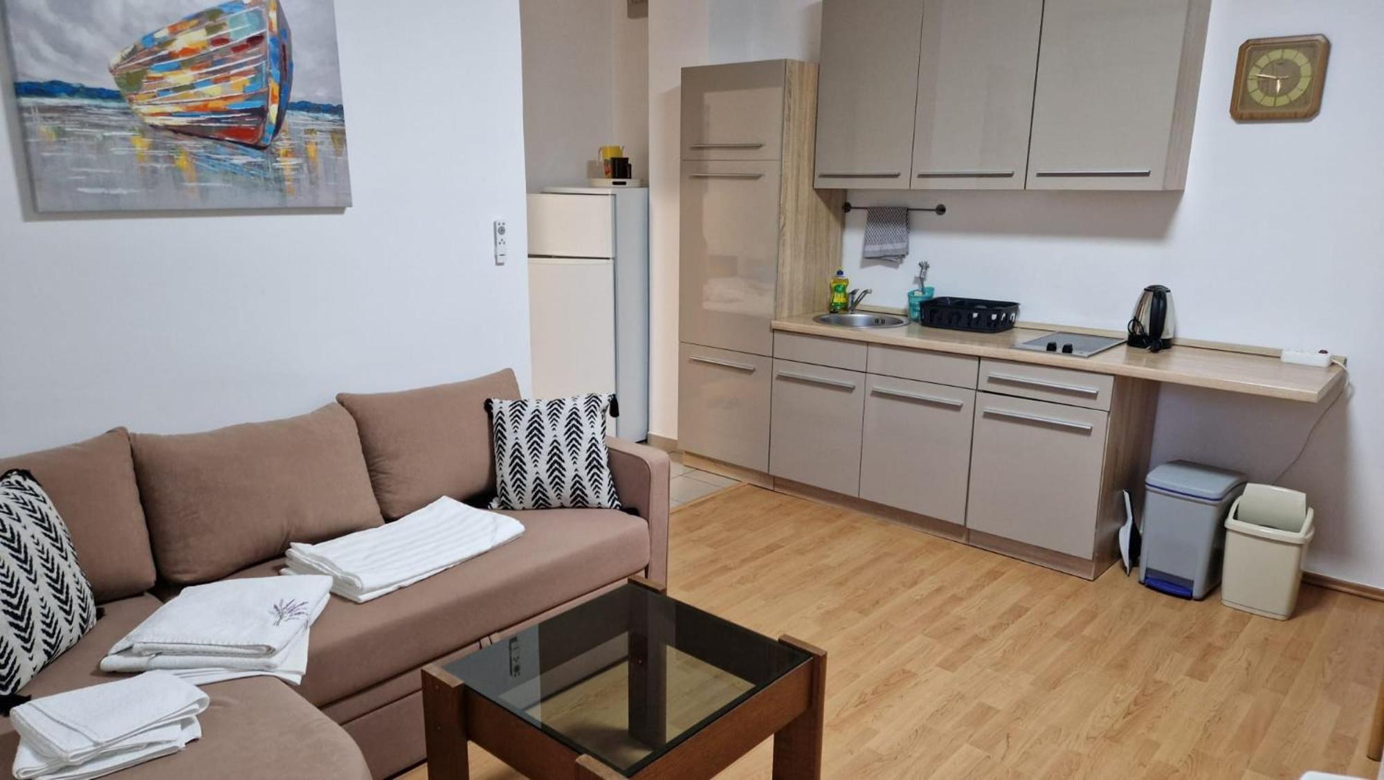 Apartments Miro Omišalj Buitenkant foto