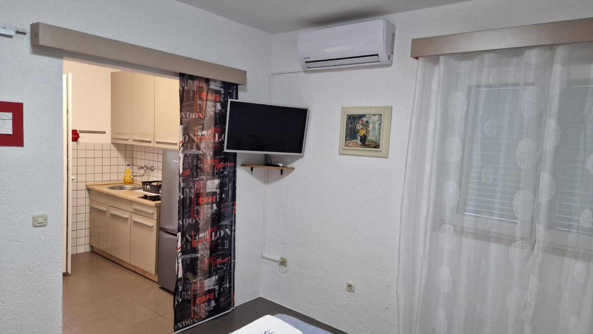 Apartments Miro Omišalj Buitenkant foto